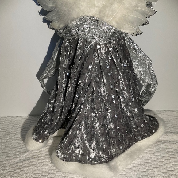 African American Angel Christmas Tree Topper - Wings Light Up - 16.5 Inch - Picture 12 of 14